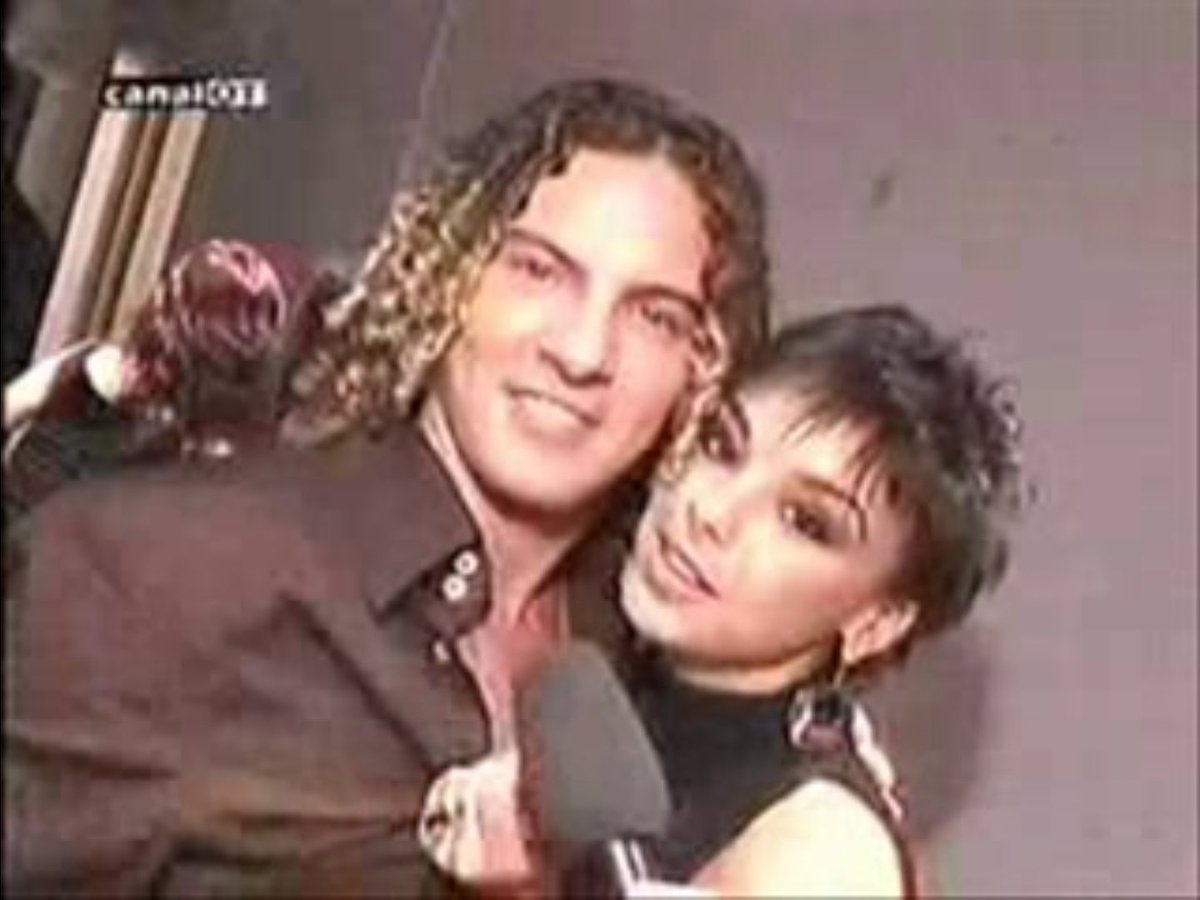 dianadivina24's tweet image. Nadie cambiará mi amor por ti 🎶 #tbt #chebis 💜