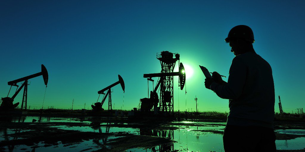 CERAWeek's tweet photo. Watch as executives discuss how and why north american #shale has disrupted the global #oil markets and the evolution of the shale business model going forward.

Discover More: https://t.co/eMGYUwINFs https://t.co/2vzVqLKb8B