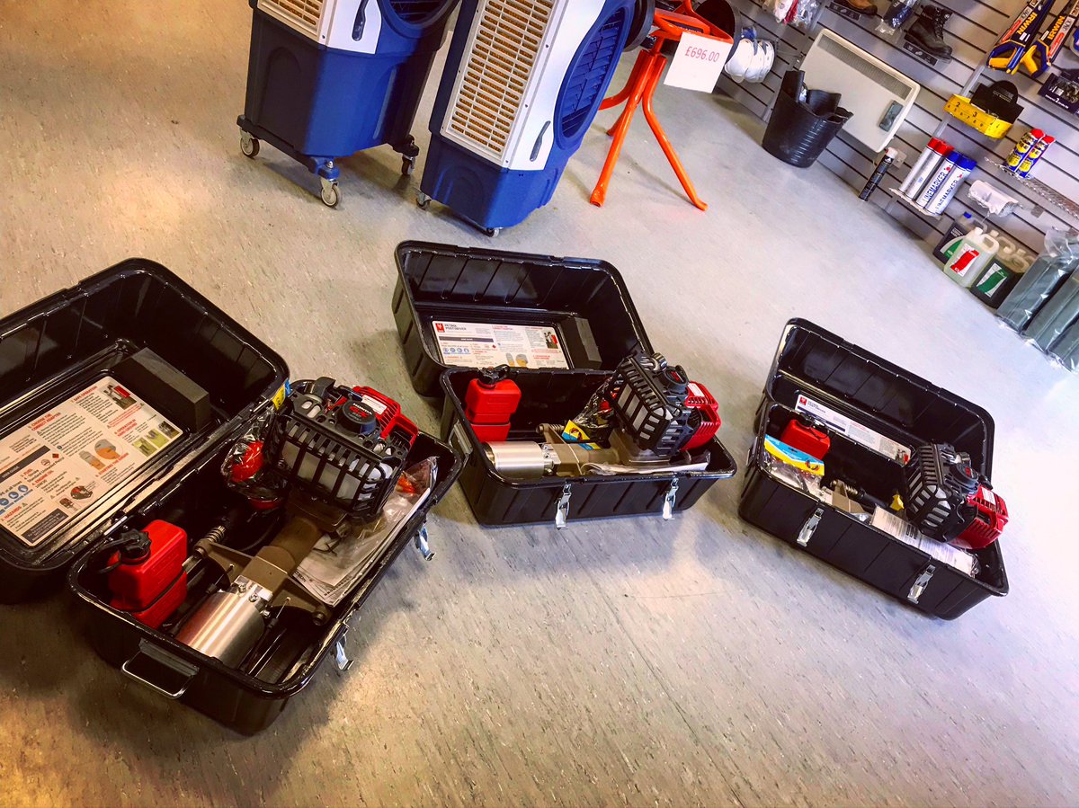 incoming the new kit! new Petrol Post Rammers.

Perfect for on site use at festivals🎪 

#eventprofs #eventprofsuk #festivalhire #eventhire #postrammer #polewacker #eventuse #festivaluse #toolhire #brandoneventhire #brandonhirestation