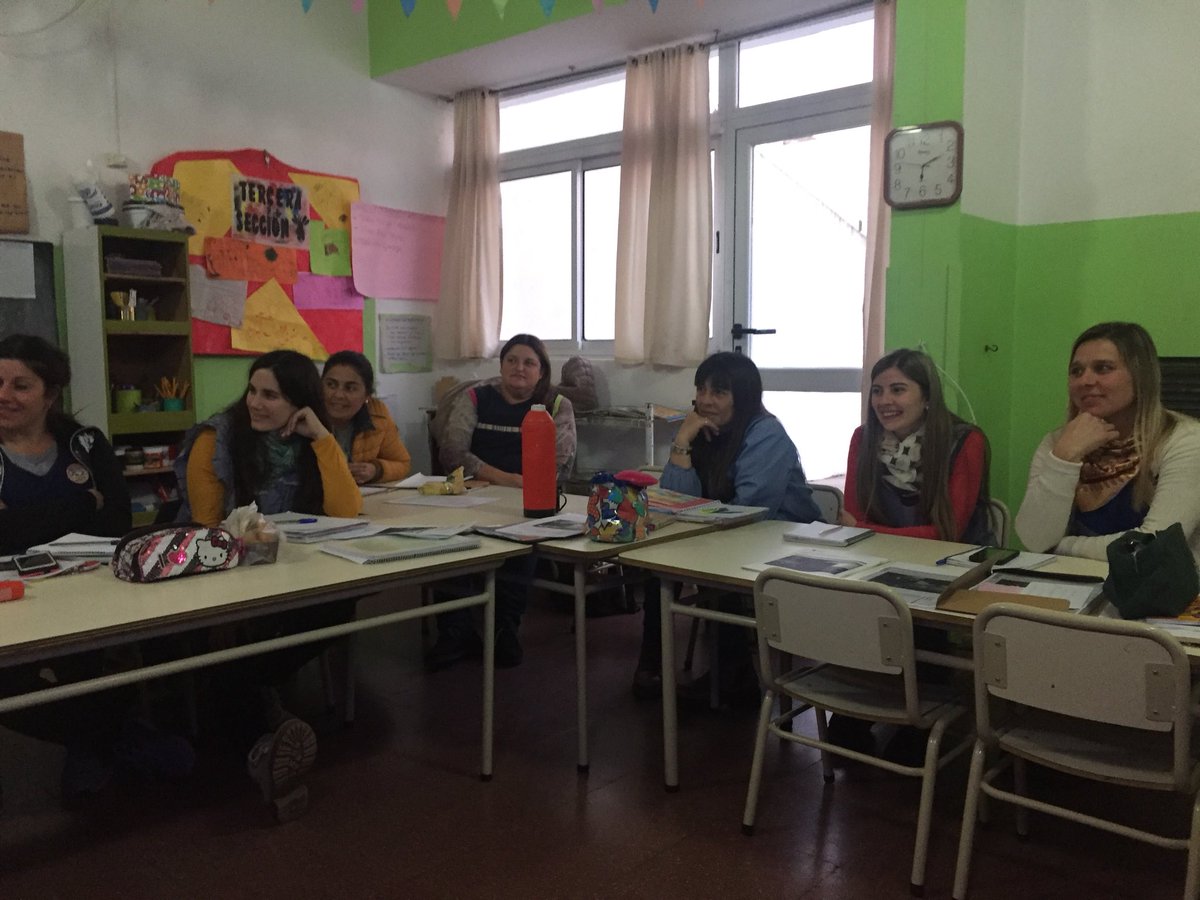 ciiehenderson's tweet photo. ¿Como organizar las propuestas de enseñanza para enriquecer los distintos ámbitos de experiencia? Acompañamiento escuela a docentes del Jardin De Infantes 901 con la capacitadora @monicalopez1711  @VicZorraquin https://t.co/Gf4tVd47IV