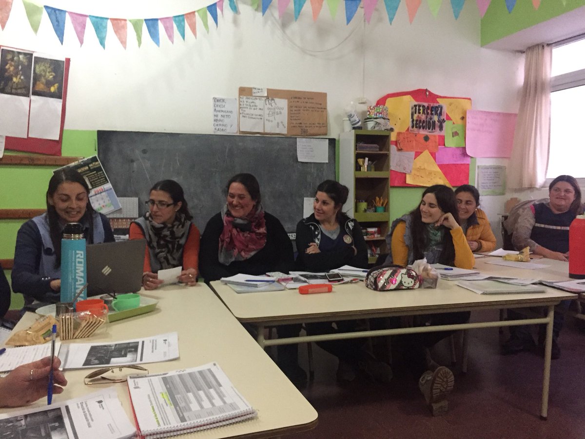 ciiehenderson's tweet photo. ¿Como organizar las propuestas de enseñanza para enriquecer los distintos ámbitos de experiencia? Acompañamiento escuela a docentes del Jardin De Infantes 901 con la capacitadora @monicalopez1711  @VicZorraquin https://t.co/Gf4tVd47IV