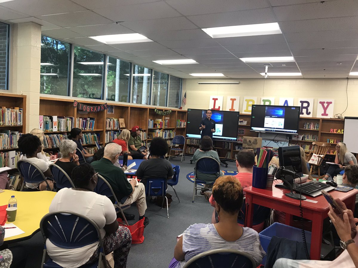 InCareK12's tweet photo. Enjoying a morning at #OzarkCitySchools presenting @myviewboard from @ViewSonicEDU_US!  Very excited teachers! https://t.co/yUzCgJ2dDE