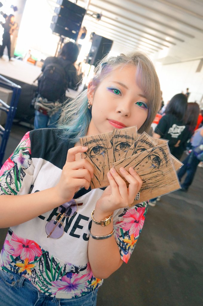 MyuFaly's tweet photo. NSG夏フェス🌴

サマレステージ🎤脇では、学生の皆さんのオリジナルCDが無料配布💿️されてました😆

RUISEN(@RUISEN12)からもCD💿️をいただいた👍

ありがとうございます＼(^o^)／

永和さん🎸(@nakagawa_bass)
akariさん🎸(@akariguitarA)

＃RUISEN
＃NSG夏フェス
＃サマレステージ
＃SHOW https://t.co/aTqHfe4Nfq