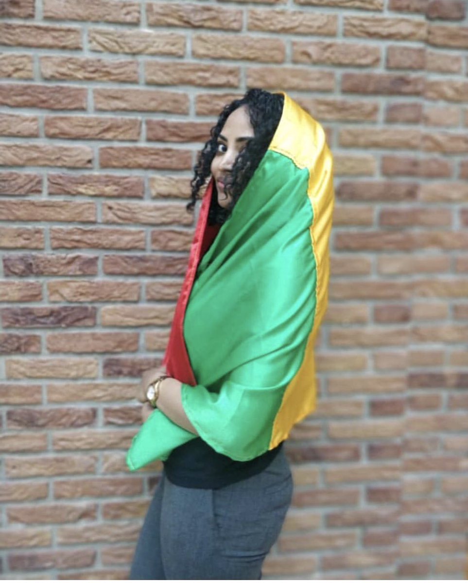 Mon drapeau, ma patrie, mon pays..