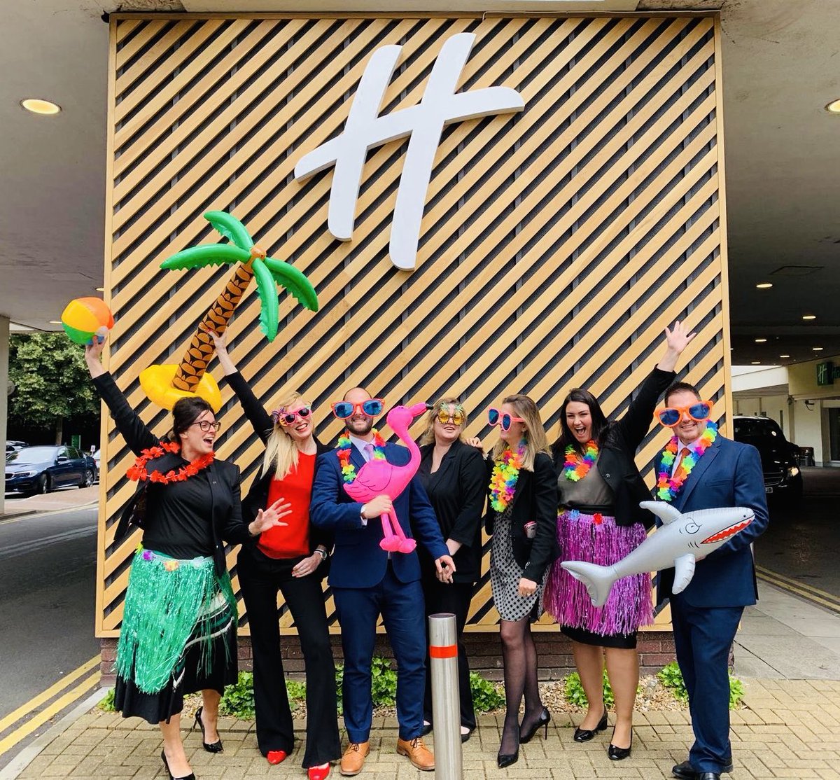 GemmieGemma's tweet photo. Great day at #LGH #holidayinn #M4J4 #Heathrow with my winning team #South @HallmarkHotels #47daysofsummer #hittingthestreets tackling the UK in 47 days to talk about our all new 47 strong portfolio #wewillbeseeingyousoon https://t.co/nrC6MM9Yoz