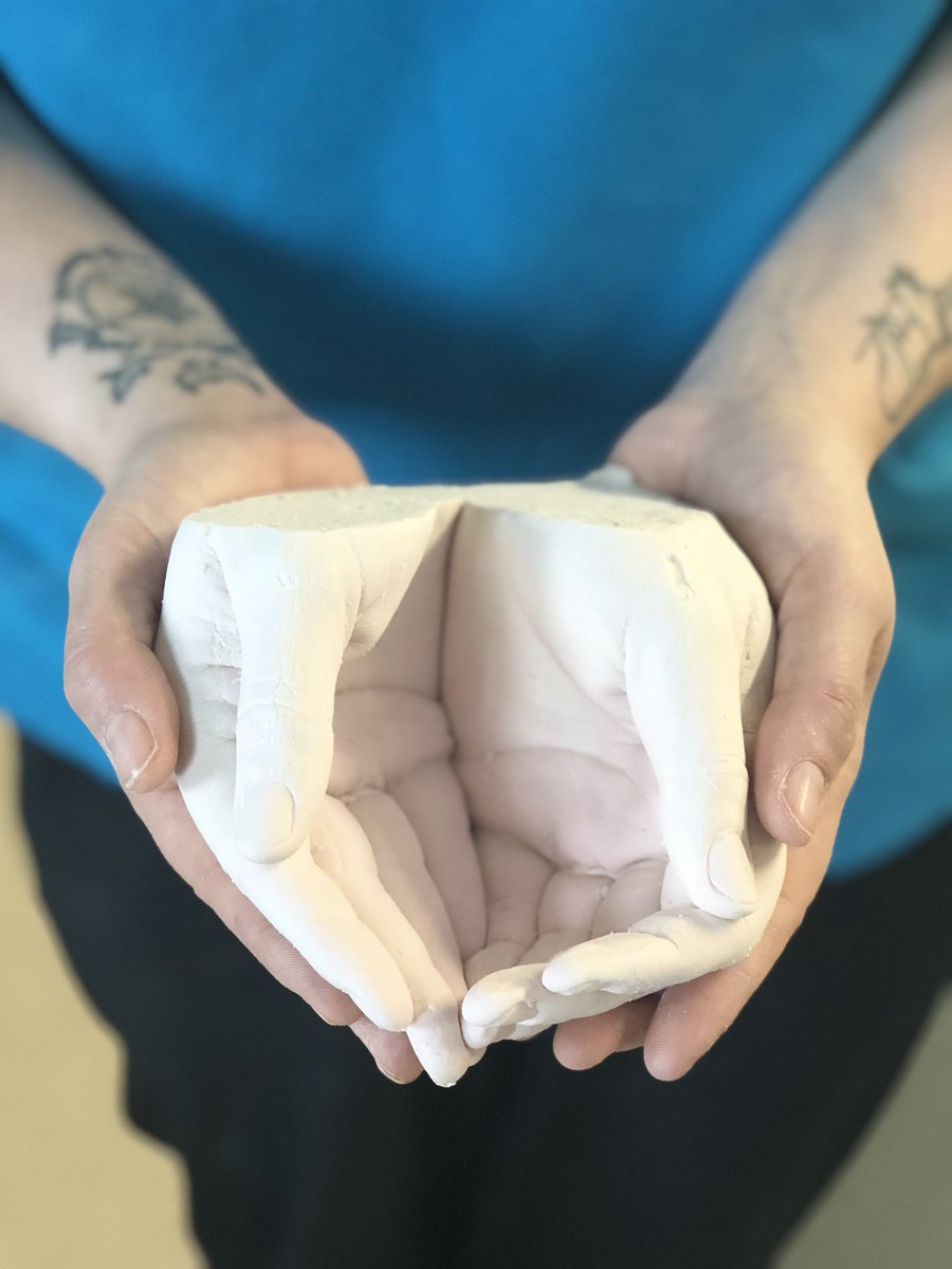 NCHPlayService's tweet photo. Today our Play leader Sam (E39) has been teaching @cl41r3x @E17_Renal how to do hand casts. Sam has done lots with her patients and they are amazing. Claire’s attempt was good. But still needs a little more practice. It’s harder than it looks. #handcasts #MakingMemories https://t.co/1Vk4COqHR6
