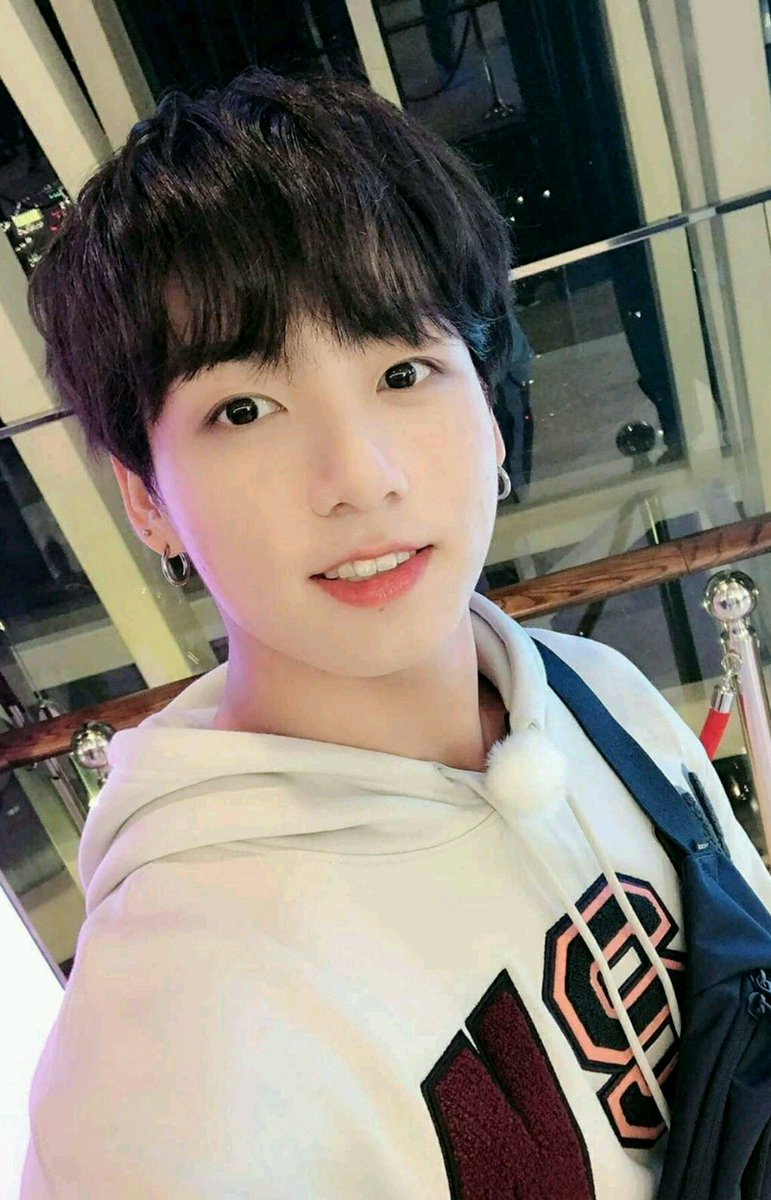 NawalArmy's tweet photo. Hello ✌👋
This The First Post To Me 💜
This Hashtag About The Egyptians ARMYS 💜💜
And Iam A Egyptian ARMY So Please ARMYS Share This Hashtag 👍🙏
#Egyptian_Army_Want_BTS 
THANK YOU ♥♥ https://t.co/G5Ii5SySEB