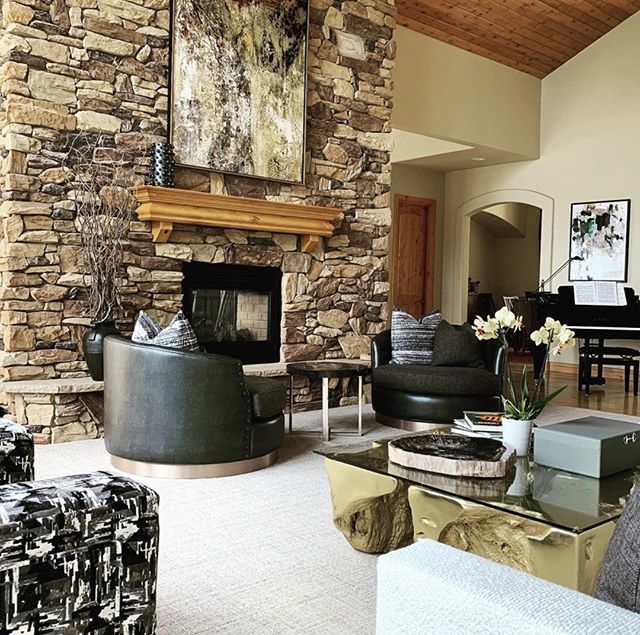 Loving this project in Colorado Springs by @richschell the 721 chair looks great in this modern mountain interior!
.
.
.
#BurtonJames #Casualelegance #burtonjamesinc #instadaily #art #architecture #apartment #bold #grey #chic #daily #decor #design #detai… ift.tt/32uDUeB