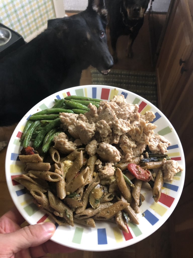 ForgeNutritionU's tweet photo. You don’t have to “eat clean” and hate the foods you eat. Your food can taste like your cheating and still get great results and EVEN not be food focused. Carbs are fine, pasta won’t make you fat, you don’t have to do keto, etc., etc., etc.... https://t.co/M7uyuQ2NFt