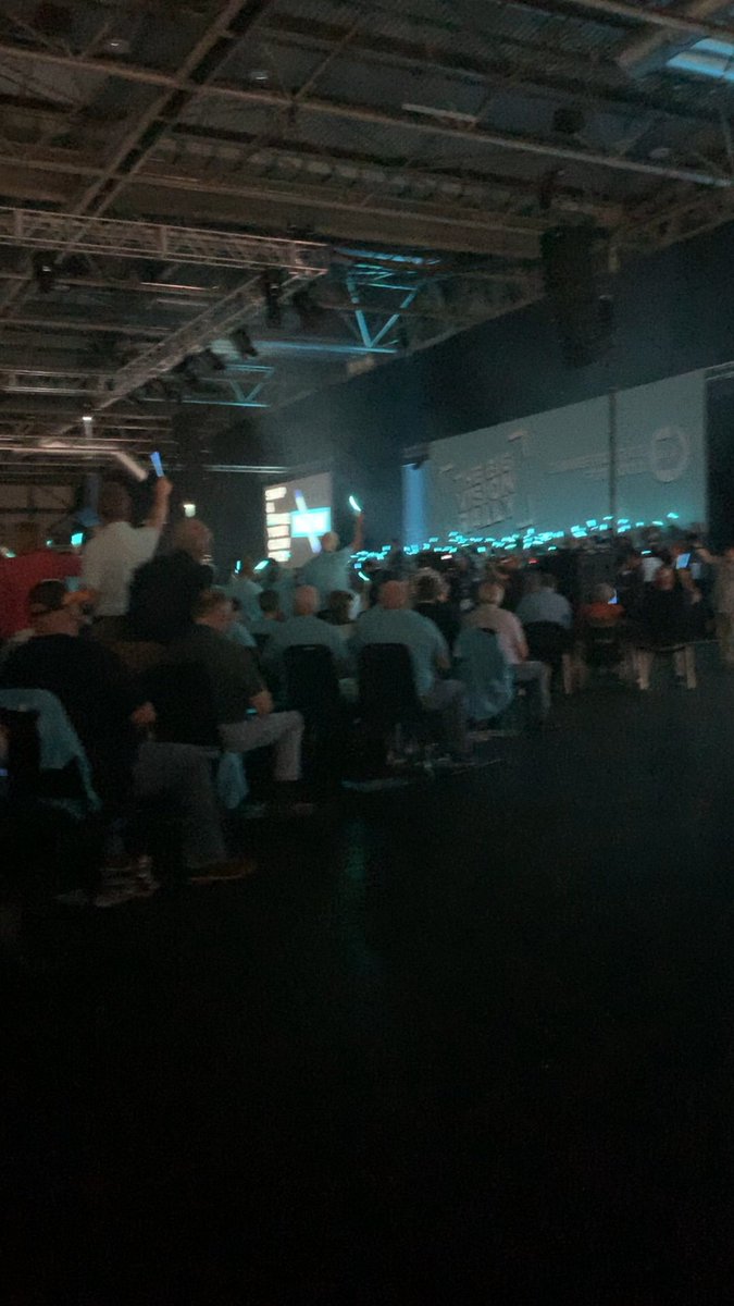 KenwaySmith's tweet photo. Fantastic and outstanding grand entrance, it was deserved @Nigel_Farage #bigvisionrally @brexitparty_uk #Brexit #investintherest https://t.co/LeLNqW4jzd