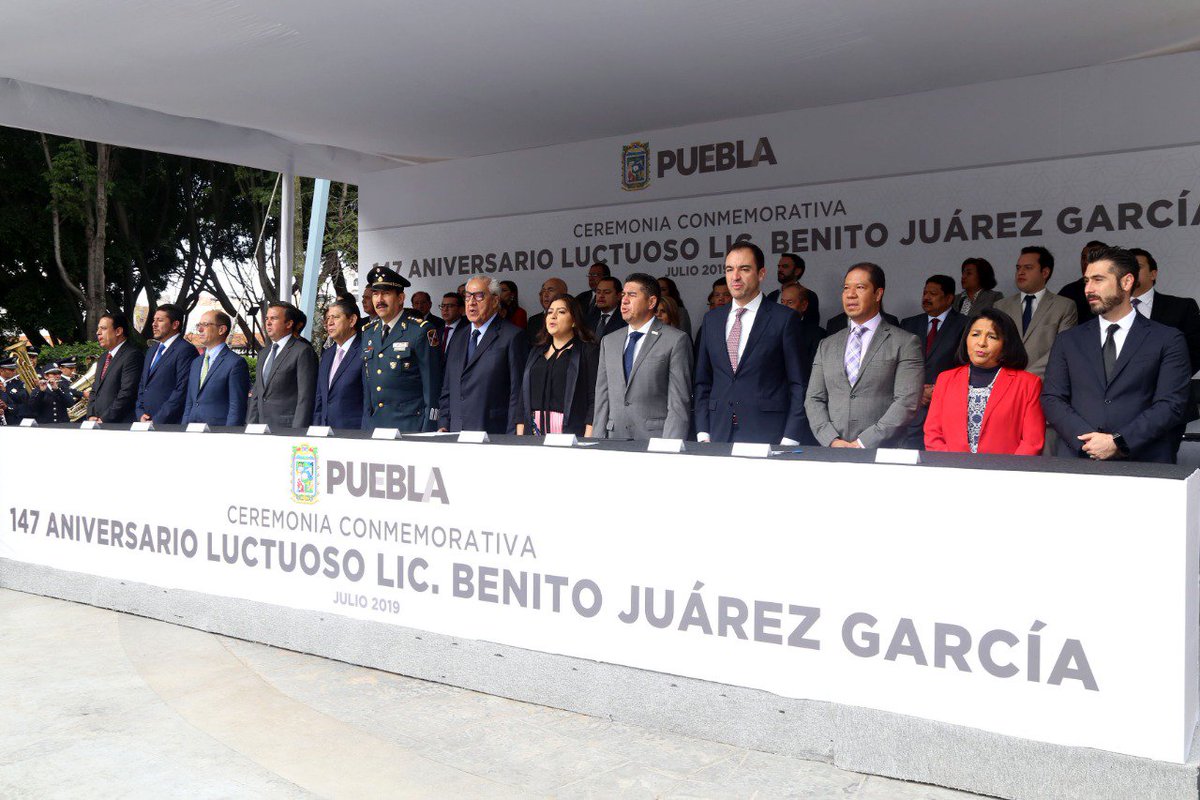 MiguelRobles_B's tweet photo. Acompañamos al Gobernador del Estado @GuillermoPaP a la ceremonia de conmemoración por el 147 aniversario luctuoso de Benito Juárez García, uno de los presidentes más distinguidos en la historia de México. https://t.co/rtCQbTA1cR
