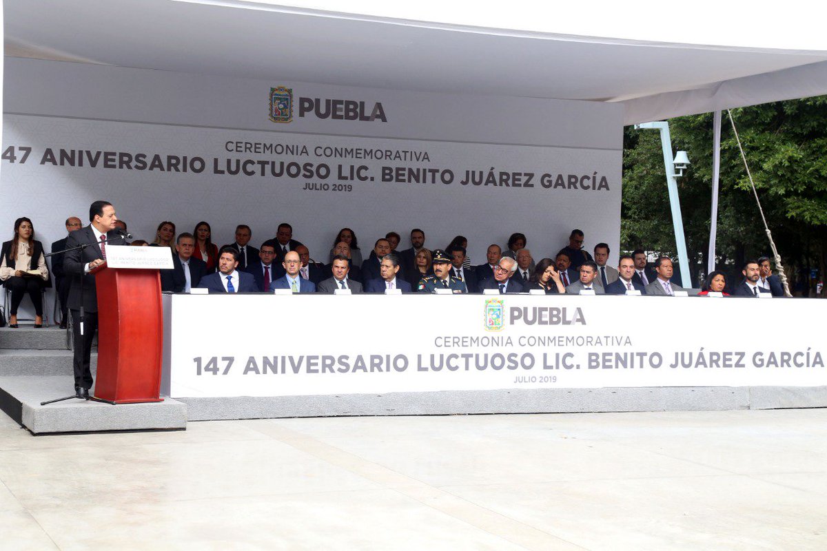 MiguelRobles_B's tweet photo. Acompañamos al Gobernador del Estado @GuillermoPaP a la ceremonia de conmemoración por el 147 aniversario luctuoso de Benito Juárez García, uno de los presidentes más distinguidos en la historia de México. https://t.co/rtCQbTA1cR