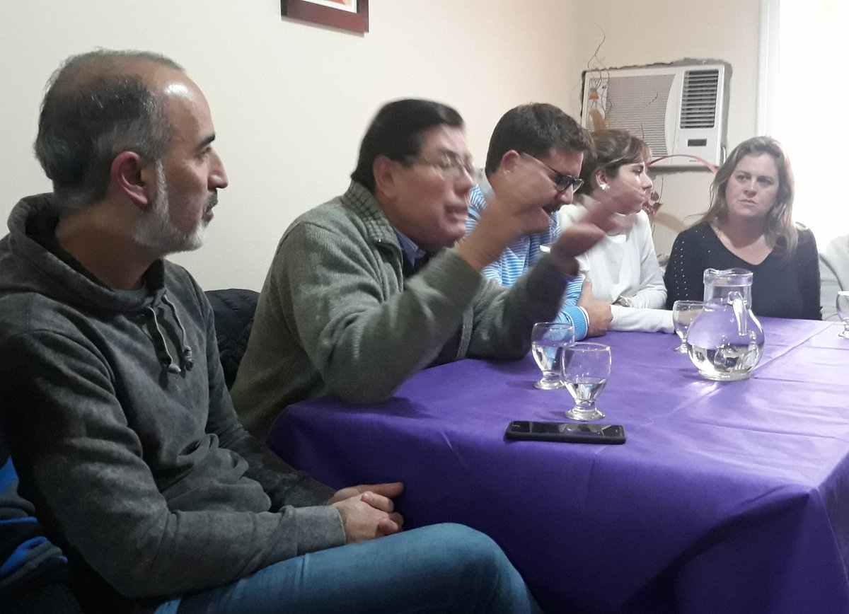 chapuviola's tweet photo. "Tenemos un gobernador que dormido piensa más que cinco despiertos", Osmar Garcia sobre Carlos Verna. @hperezaraujo @CarminaBesga #FrentedeTod☀️s #Esconvos #proyectoverna @VernaGobernador @ZiliottoSergio @FernandaEAlonso @alferdez https://t.co/7a3mD4m0V8