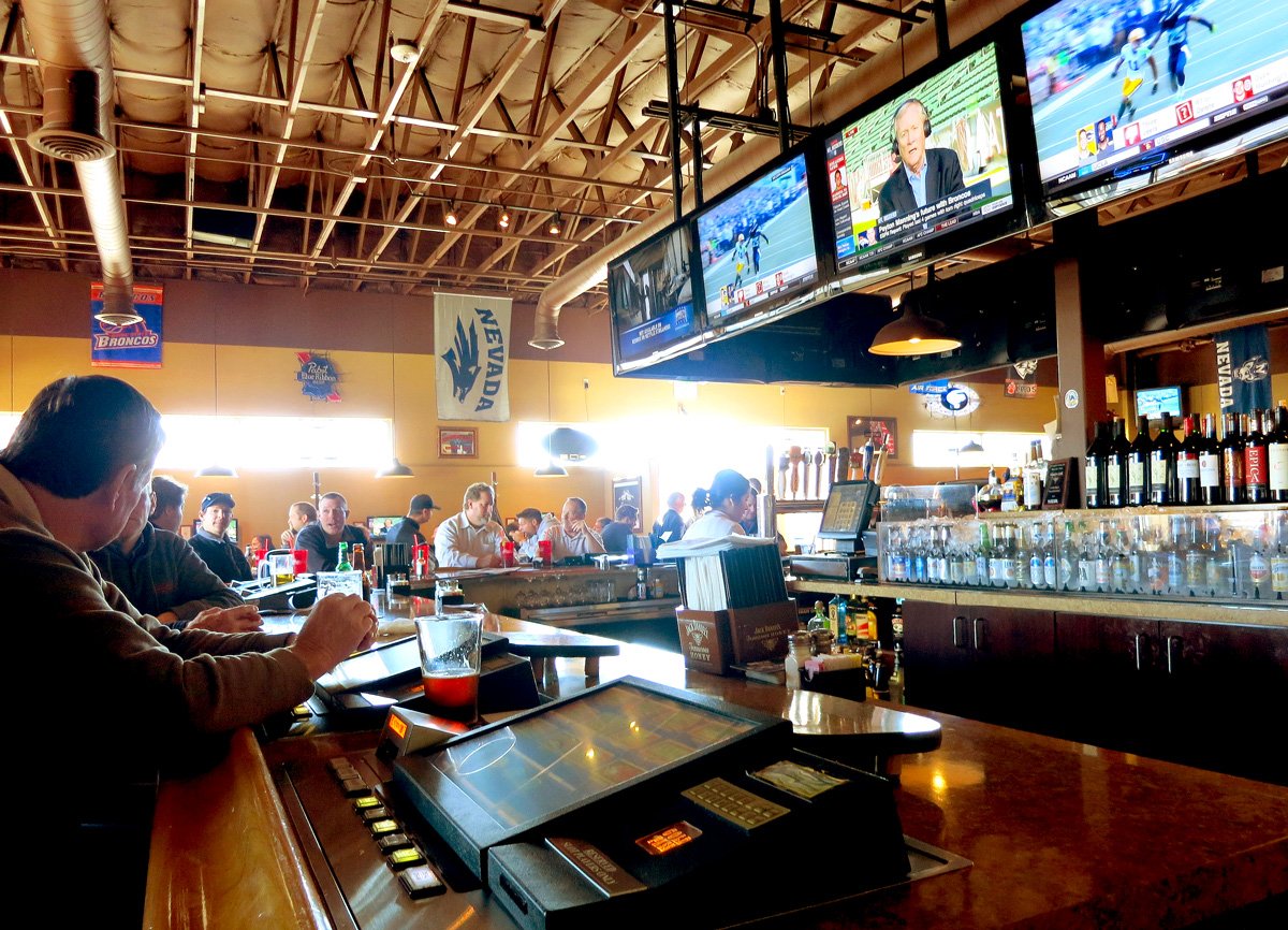 The same great food you enjoy for lunch at Woody's is also available for dinner. Relax, eat well, play shuffleboard, and enjoy a libation or two.