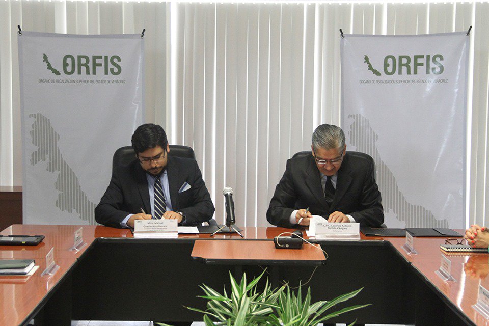 ORFIS_VER's tweet photo. #Municipiosveracruzanos mejorarán la calidad de su información presupuestal en 2020, gracias al #convenio de colaboración que #ORFIS firmó con el Instituto Mexicano de Competitividad #IMCO

#capacitación  #LGCG https://t.co/towkfyl9YG