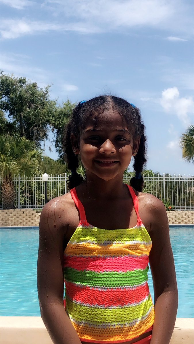 onlybrilynn's tweet photo. Pool day with my baby💕 https://t.co/sGbu61OLlb