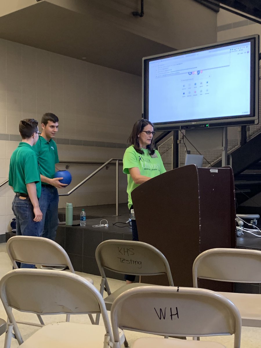 avilamd's tweet photo. So cute watching the kiddos lead this presentation at the Google Playground! Guess the mystery man via Google Hangouts! #sessionpic #last day #kelleru #kugame https://t.co/pmPGTX4sor
