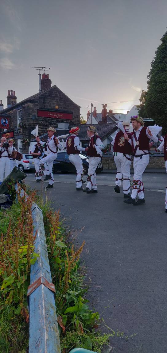 It's almost like the nice weather is out just for us (and our lovely audience at the regent).
#chapelallerton #morrisdancing #leedsmorris
