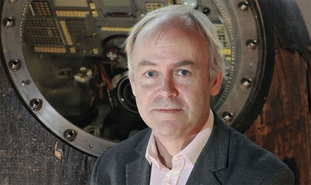 How do you pee in space? A thread.Here are some excellent space travel facts to celebrate the Moon landing, with @sciencemuseum curator Doug Millard. #Apollo50