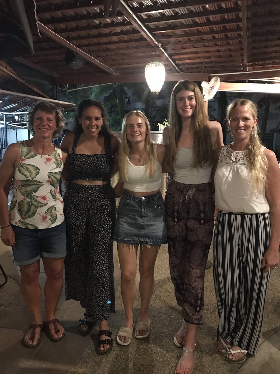 SportBHillGirls's tweet image. A fabulous last day of our amazing Sports Tour to Malaysia with a lazy morning by the pool followed by a win and a loss in two competitive Netball games @inspiresport @WDinspiresport @BHillGirls #sweatbox #lobsters #lastday #mocktails #oneteamtigether