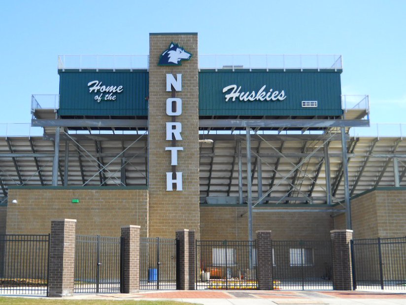 HuskSigns's tweet image. School's out for summer, out till fall, HCI EMC's outshine them all #HuskSigns #HCIEMC #HCILED #EMC #ThrowbackThursday #SchoolsOut #eisforeveryone