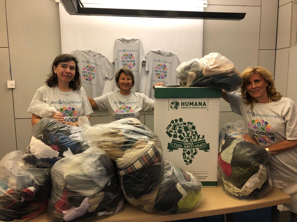 DunBradstreet's tweet photo. Collecting piles of used clothes, bags, shoes and toys to be donated to @HumanaHPP, an independent charity organization that supports and realizes development projects in countries like Africa, Asia and Latin America. #TeamDNB #DNBDoGood https://t.co/rCOE8g25Je