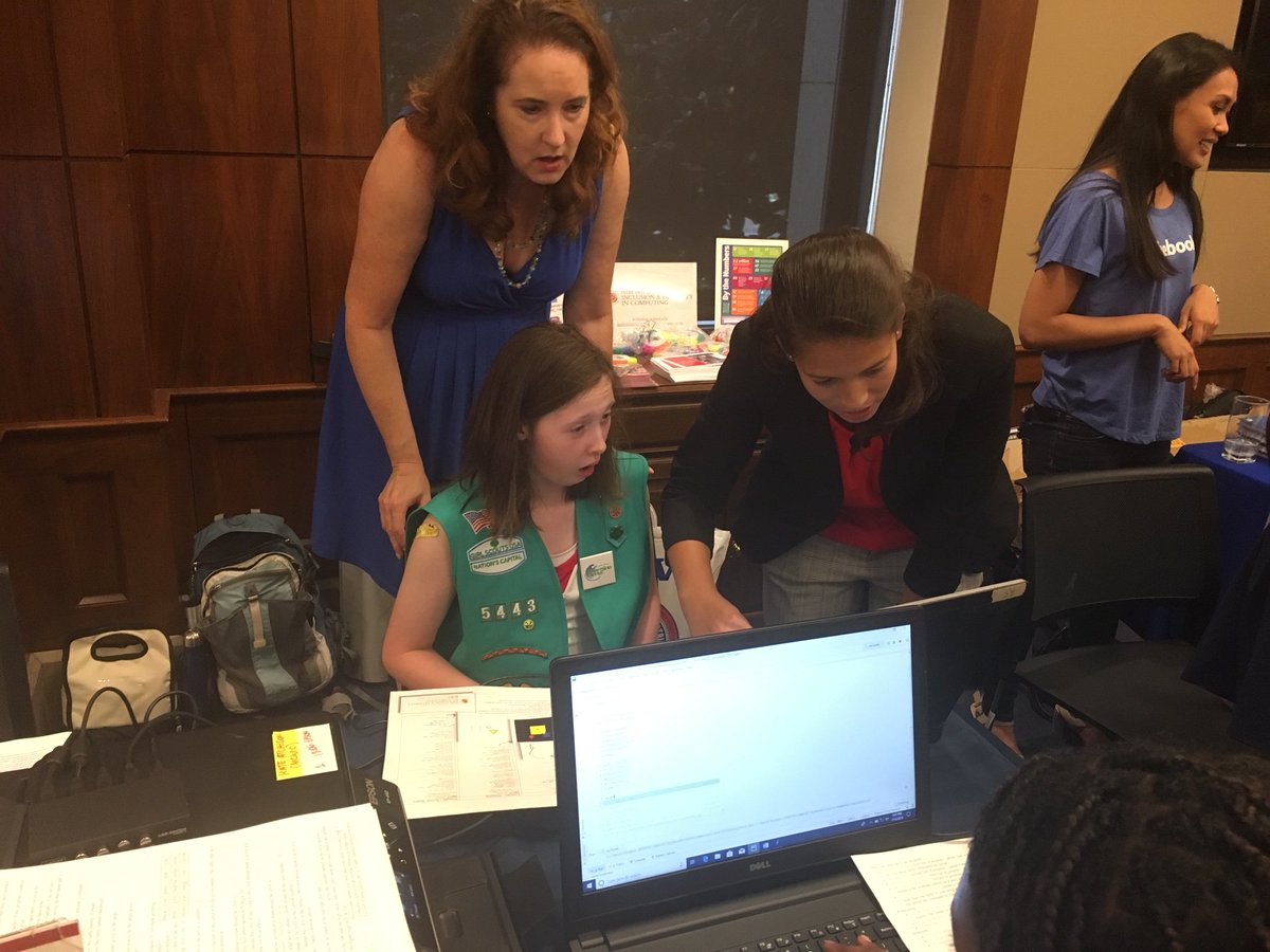 JanPlane's tweet photo. @MCWIC_UMD enjoyed sharing at Congressional Women's Caucus 7th Annual STEM fair hosted by #WCPISTEAMFair on Tuesday.  Our table was next to @oculus where we found a former student worker from @UMDCompSci who now works at Oculus. Thanks to @MerijkeC who helped me teach Python Art! https://t.co/VXC9IjLSmM