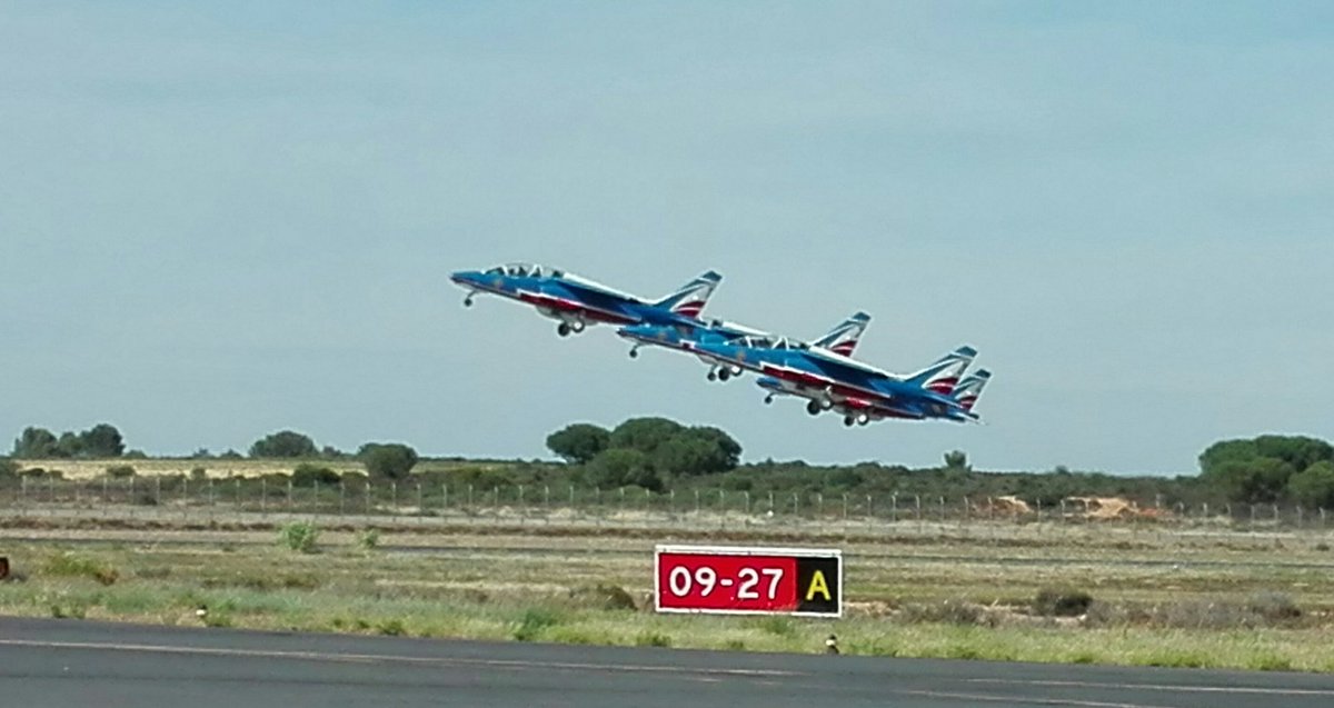 Décollage de Béziers pour la démo à Agde 
#patrouilledefrance
