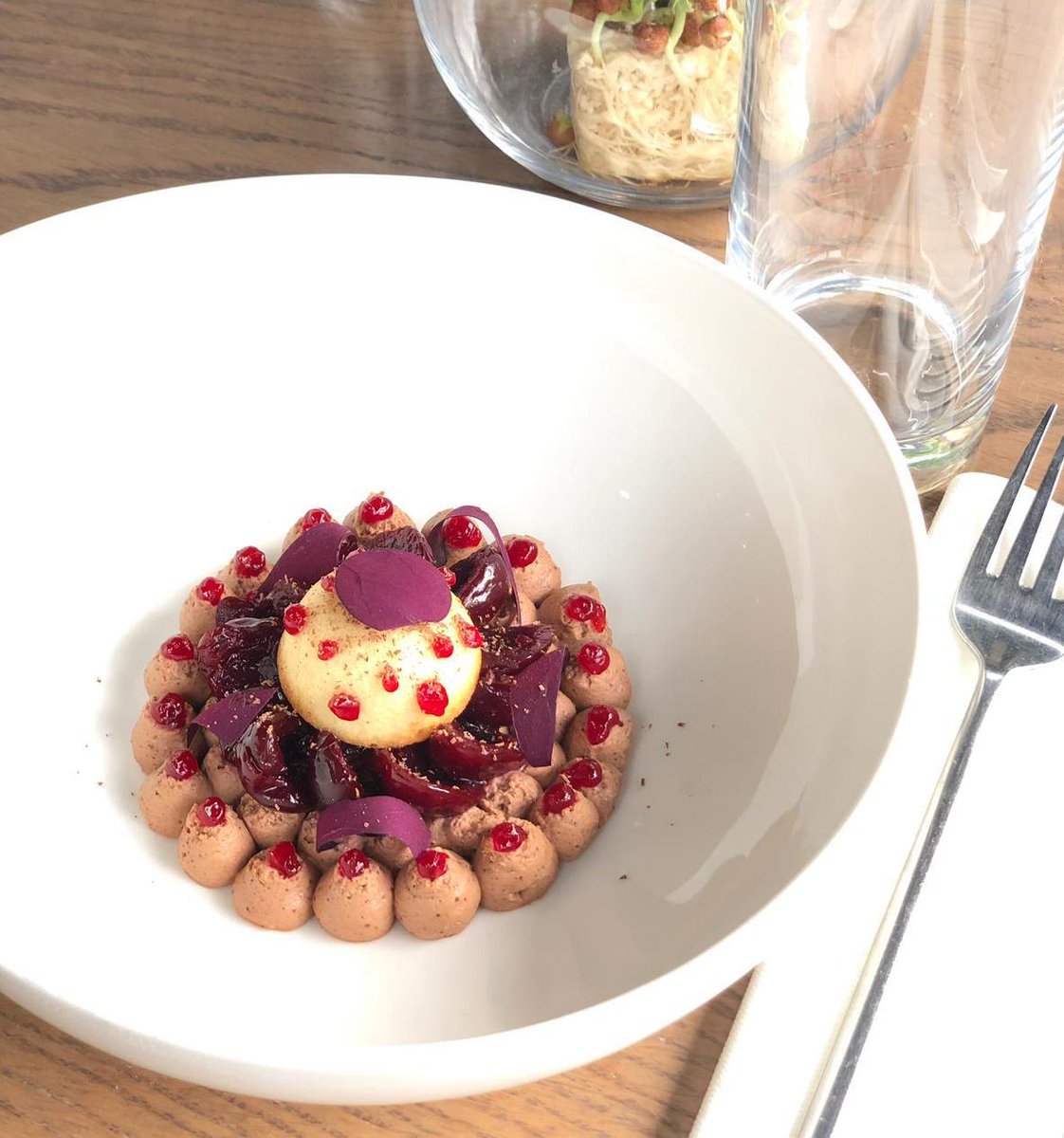 Look how delicious is our Dessert of the Week! 🔥
Cherry, Hibiscus, Financier with Dark Chocolate Namelaka (mousse) &amp; Espelette Pepper 
To try at La Ferme London ❤️