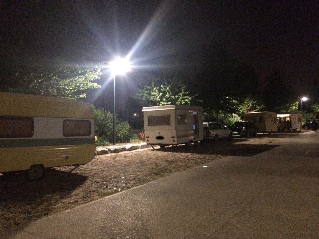 CaravaneJ's tweet photo. Un grand merci aux GJ de Gennevilliers qui nous ont accueillis à notre arrivée samedi soir, sur un terrain de leur commune, avec barbecue et tout ce qu'il fallait pour reprendre des forces !
#14Juillet2019 #caravanesjaunespartout #GiletsJaunes #Acte35 https://t.co/XkguyzWws4