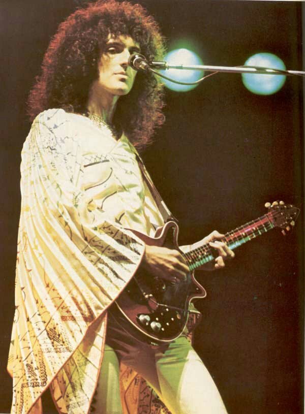 HAPPY BIRTHDAY BRIAN MAY 