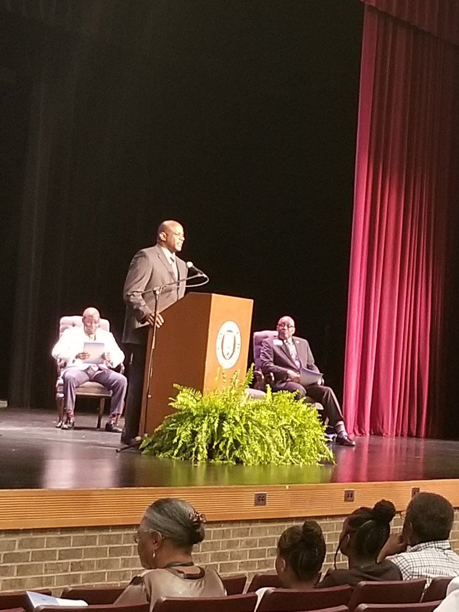 jthawkin's tweet photo. "Today is about information, establishing best practices and working with agencies who are able to help you." - Marshall Cherry, Roanoke Electric Coop. I'm excited to be an exhibitor at the North Carolina &amp; Virgina Forest Landowner Conference! #celebrateruralforestry https://t.co/JcVPsTN60m