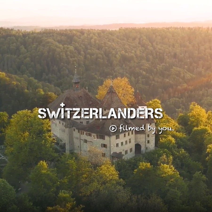 Über 50 Schweizer Creators zeigen mit selbstgedrehten Videos, wie sie die Schweiz sehen. Mit ihren Beiträgen rufen sie ihre Community dazu auf, eigene Videos zu drehen und so Teil von «Switzerlanders», zu werden. Schau dir hier ausgewählte Videos an! buff.ly/2JQ5XfL