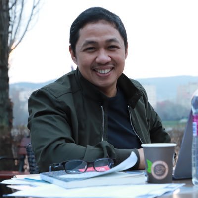 broanismatta1's tweet photo. Terima kasih.. luar biasa atraksi silatnya hari itu.. semoga tetap terpelihara salah satu kekayaan bangsa kita ini.. semoga pula berkah usia kita semua.. https://t.co/zonJvw5GCB … https://t.co/CCJjIntX8r https://t.co/ghQsFUCoye
