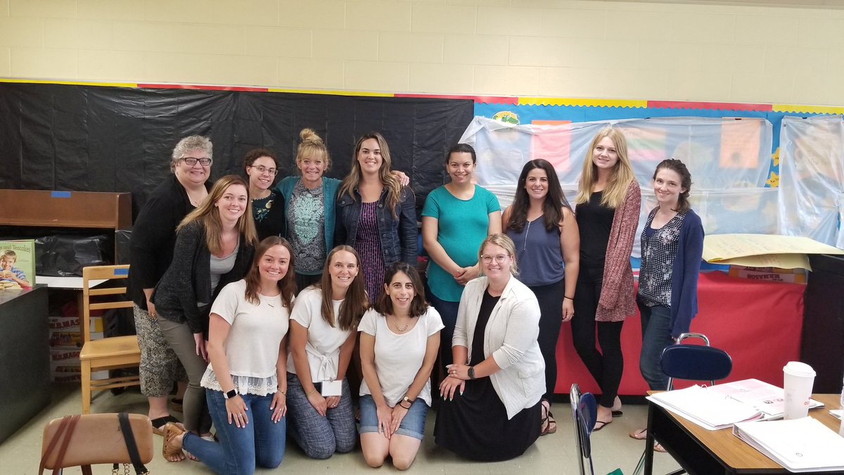 Another group ready to teach reading workshop #PARSUM19 <a href="/tomlittogether/">Tom Marshall</a> <a href="/c_rejent/">Courtney Rejent</a>