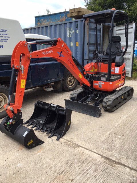 VincentTractors's tweet image. We recently fitted a new @Geith_Intl manual hitch &amp;amp; buckets on @Stenlakes Ltd @KubotaUK U17-3a that they had from us earlier this year.
