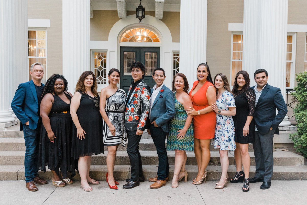 darylsbydesign's tweet photo. Great evening at the @BeloMansion with the @swpdfw Board Members &amp; Guests welcoming @kevinleewedding as our guest speaker for the SWP July Luncheon!  Thank you to Bryan Starnes, Dawn Finley &amp; Belo Mansion staff for being gracious hosts! #swpdfw #belomansion #kevinleewedding https://t.co/Fo1Ux2XwgX