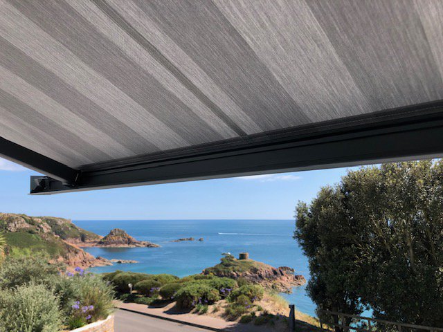 cbsolarshading's tweet photo. Awnings with a view, it does not get any better than this 🥰 AND YES this is in the UK 😮

A fantastic job completed by our Trade Partner @AspectBlinds. We look forward to seeing many more projects from this great company.

#Awnings #ScenicView #SeaView #BalconyView https://t.co/dhMBfFoqRM