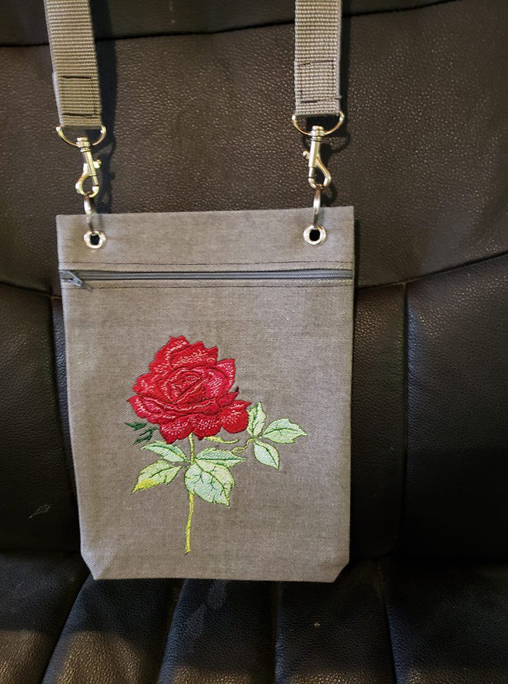 diver361's tweet photo. Stylish handbag with Rose embroidery design 
available here https://t.co/JOqpyUsL60
Author: Ellen Buccella
#handbag #women #flower #megarose #embroidery #design #rose #style https://t.co/6KZWjvZVQX