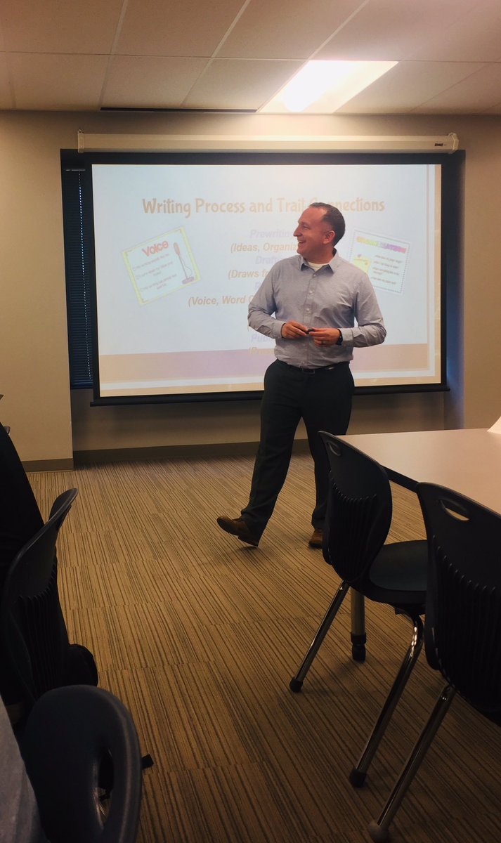 MrsSchoonover's tweet photo. Learning about the 6 Traits of Writing from the best @ian_carle ! #isdstrong #isdrww #6traitsofwriting #learning https://t.co/Q2LcYaO5qU