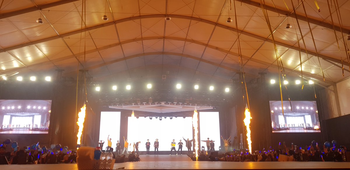 eclipseDubai's tweet photo. K-pop band Super Junior thrilling fans in #Jeddah last Friday. #StageFX was on hand to support with 24 #sparkulars, multiple #Co2Jets combined with #flames #confetti #streamers and power shots.
#Kpop #SuperJunior #SuperJuniorInKSA #SS7SinJeddah #SFX #SpecialEffects #JeddahSeason https://t.co/RM6NmfrenP