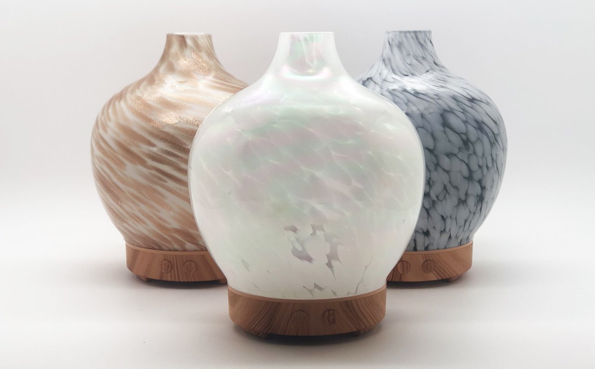 SiennaGlass's tweet photo. B R A N D  N E W 
Have you seen our brand new range of atomiser aroma diffusers?
Pop over to our website to see the full range!
https://t.co/tsR9Rwf5WD
#stained #exhibition #show #ukexhibition #giftshow #discoverworcestershire #giftideas #DIFFUSER #AROMADIFFUSER #ATOMISER https://t.co/B73VxkcBII