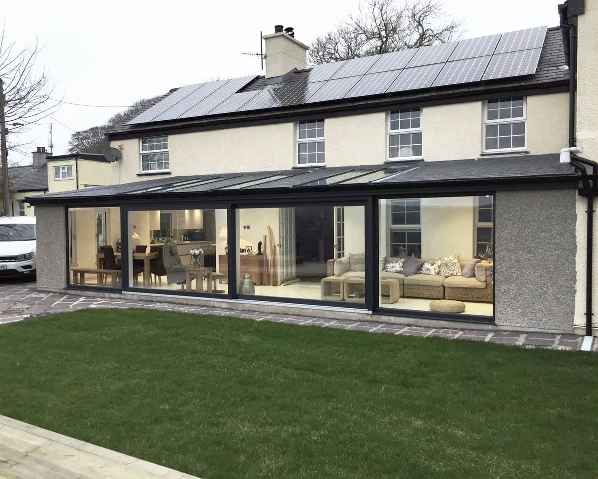Excellent U-value properties &amp; effective solar control allows you to regulate the temperature of your conservatory while letting plenty of natural light in wth #SkyVista!
To find our more about our wonderful SkyVista #conservatory roofs, visit:
👉bit.ly/2VGznVM