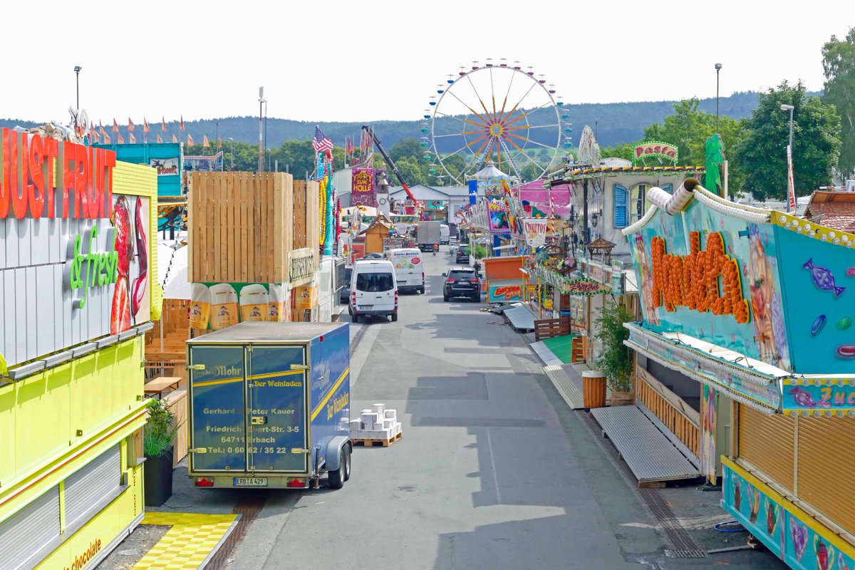 odenwaldfan's tweet photo. Am Freitag beginnt der Erbacher @wiesenmarkt, das größte Volksfest im Odenwald. Die Vorfreude ist groß. https://t.co/4To3L4l7Kq https://t.co/PZ0hSOz0xC