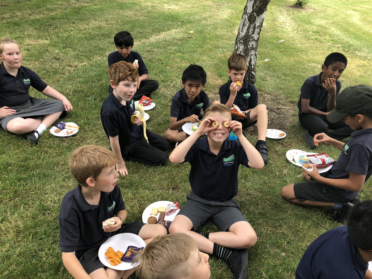 MissRobertsLMS's tweet photo. So much fun to be had at our Picnic in the Park yesterday! 🧺 https://t.co/s2AWZHyA37