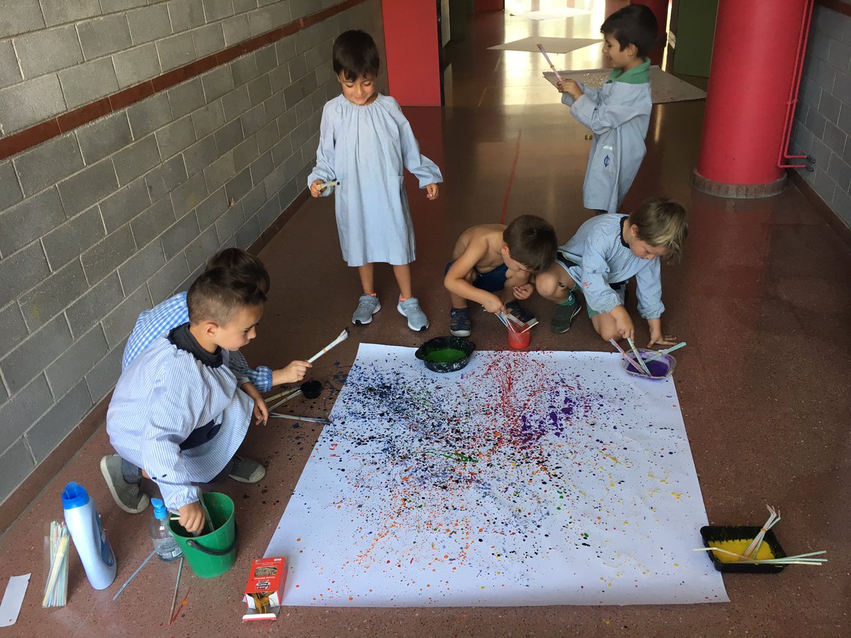 CasalONGRedAzul's tweet photo. Ens expressem amb pintures i canyetes @redazul15 @immaculadahorta @AMPAICH1 https://t.co/JWkzr53a2c