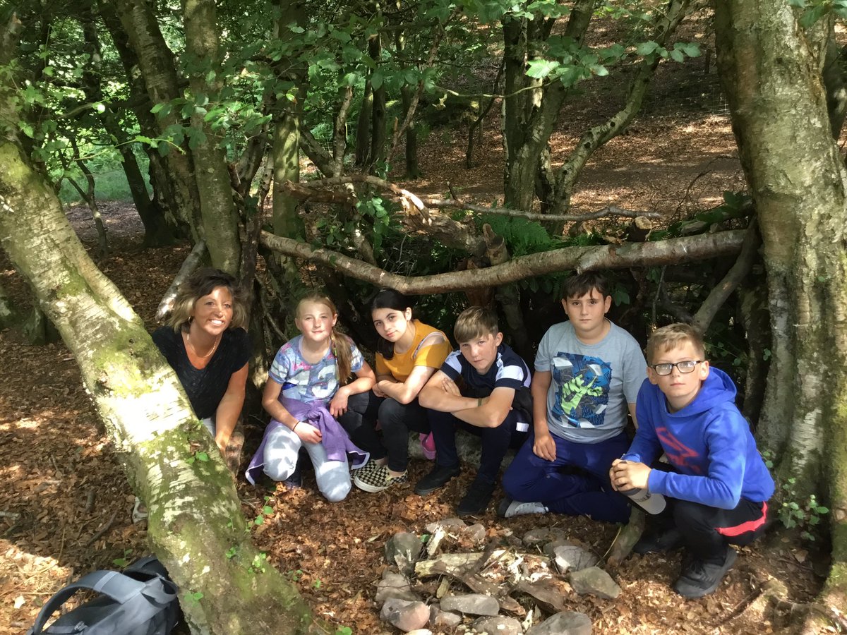 sejtrow's tweet photo. A lovely hike up into the Quantock Hills and some creative shelter building along the way.⛰⛺️@EdTransform_UK @PensansSchool #kilvecourt2019 https://t.co/Cv7ueeqIiX