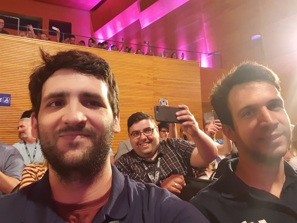 ramirozap's tweet photo. @BettieRub @jscamp 👋👋👋 https://t.co/Ym9CNfh0M5