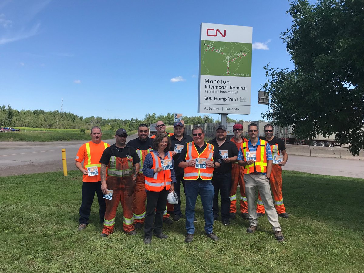 DefreitasAP's tweet photo. A big thank you to the CN Moncton Terminal team Proud to have you as teammates in Safety and Service Delivery. Keep looking out for each other. #LookingOutForEachOther #TeamCN #safetyawareness https://t.co/xuL0MmVJ6L