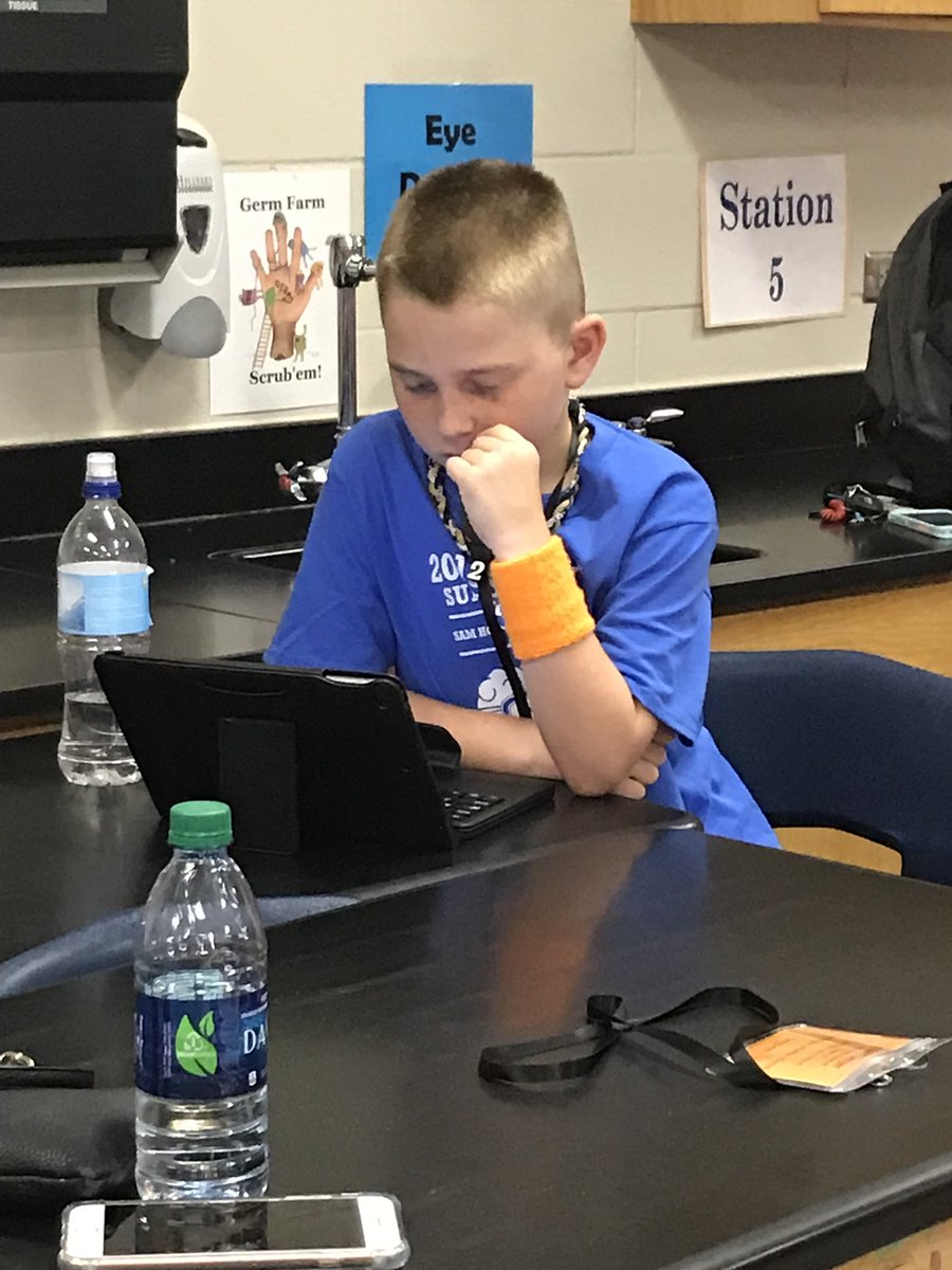 ShsuStemc's tweet photo. Sean from Team Gomez thinking very hard about his coding work! https://t.co/QMPAst3GyS